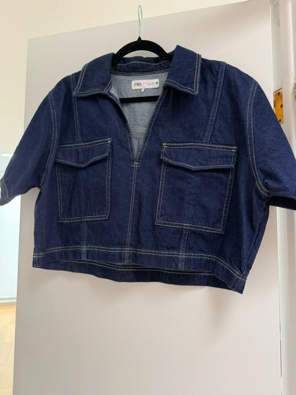 ZARA Dark Indigo Denim Cropped top with Patch Pockets - Picture 2 of 3